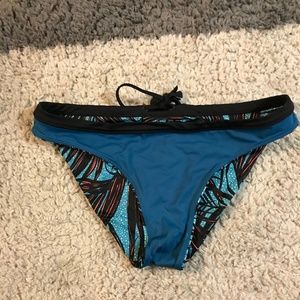 Lululemon Size 4 Reversible Tie Back Bikini Bottom